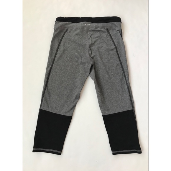 Champion Women’s Gray and Black Capri Leggings Size Medium - Picture 2 of 4